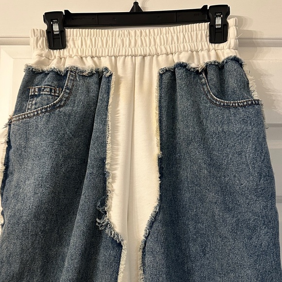 Stylish Denim and White Contrast Pants - Picture 2 of 5